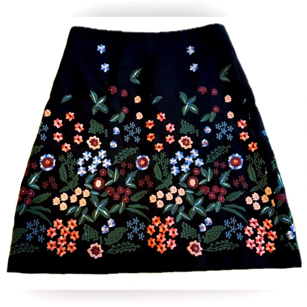 ZARA Floral Embroidered Mini A-Lined Skirt Zip Lined Black Women's Small